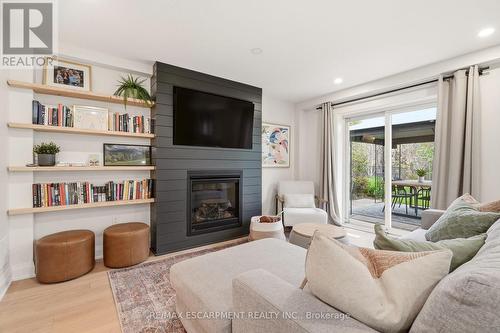 3452 Caplan Crescent, Burlington, ON - Indoor Photo Showing Living Room With Fireplace