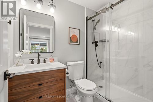 3452 Caplan Crescent, Burlington, ON - Indoor Photo Showing Bathroom