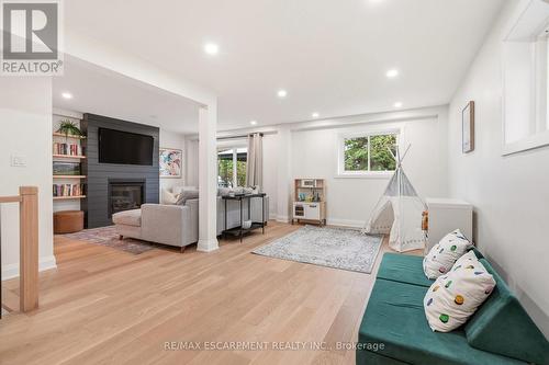 3452 Caplan Crescent, Burlington, ON - Indoor Photo Showing Other Room With Fireplace