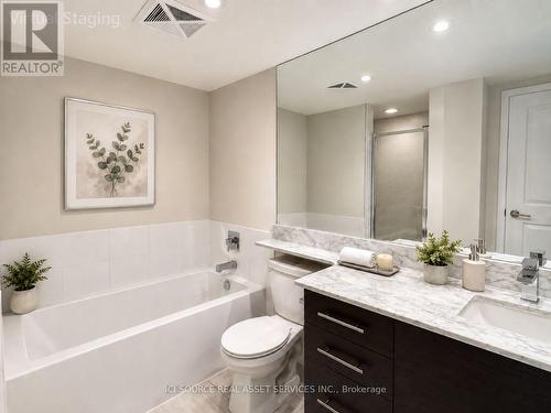 725 - 85 East Liberty Street, Toronto, ON - Indoor Photo Showing Bathroom
