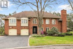34 CHATSWORTH CRESCENT  Ottawa, ON K1V 9Z1