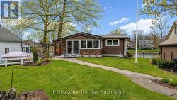 39 OLD MOSLEY STREET Wasaga Beach, ON L9Z 2J8