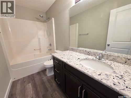 553 Douglas Drive, Swift Current, SK - Indoor Photo Showing Bathroom