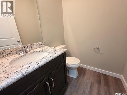 553 Douglas Drive, Swift Current, SK - Indoor Photo Showing Bathroom