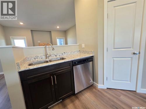 553 Douglas Drive, Swift Current, SK - Indoor Photo Showing Kitchen With Double Sink
