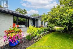 927 INGERSOLL COURT  Mississauga, ON L5J 2S2