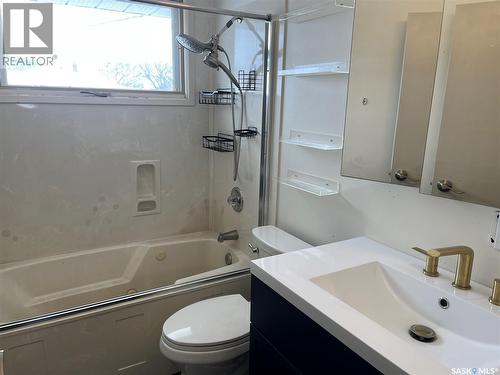 2745 Abbott Road, Regina, SK - Indoor Photo Showing Bathroom
