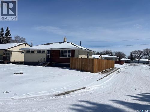 2745 Abbott Road, Regina, SK - Outdoor