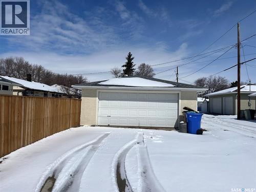 2745 Abbott Road, Regina, SK - Outdoor