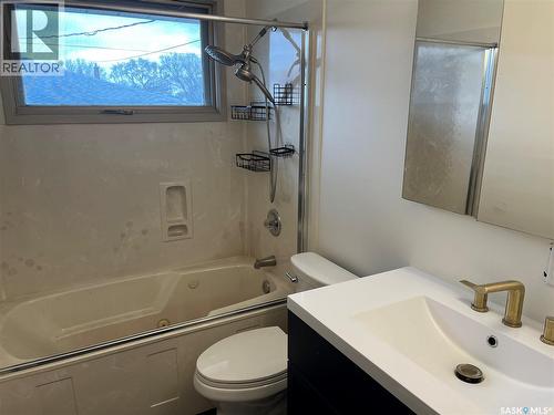 2745 Abbott Road, Regina, SK - Indoor Photo Showing Bathroom