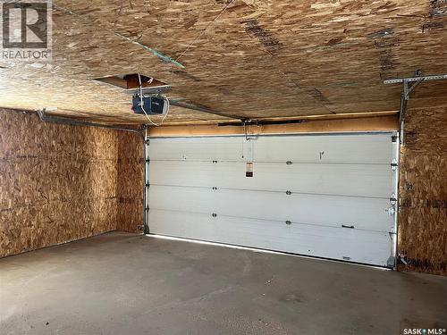 2745 Abbott Road, Regina, SK - Indoor Photo Showing Garage