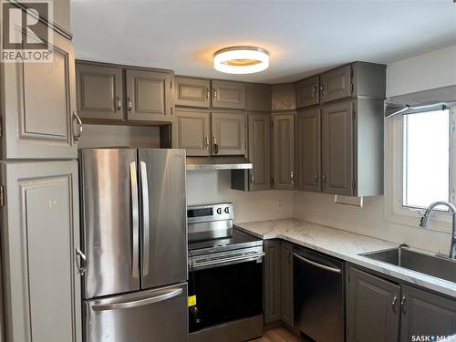 2745 Abbott Road, Regina, SK - Indoor Photo Showing Kitchen With Stainless Steel Kitchen