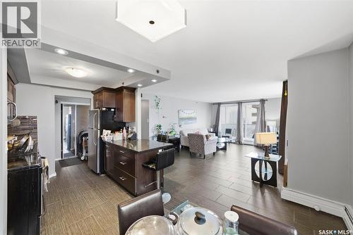 1102 320 5Th Avenue N, Saskatoon, SK - Indoor