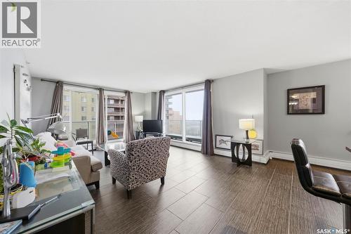 1102 320 5Th Avenue N, Saskatoon, SK - Indoor