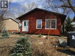 233 4TH AVENUE E  Gravelbourg, SK S0H 1X0