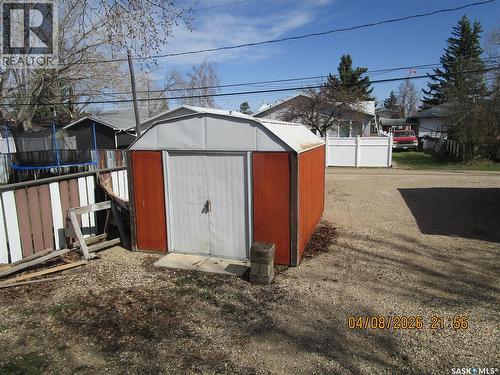 233 4Th Avenue E, Gravelbourg, SK - Outdoor