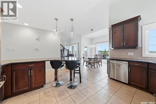 418 Nicklaus Drive, Warman, SK - Indoor Photo Showing Kitchen