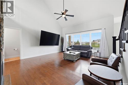 418 Nicklaus Drive, Warman, SK - Indoor Photo Showing Living Room