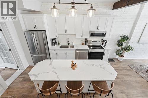 277 Main Street W, Hamilton, ON - Indoor Photo Showing Kitchen