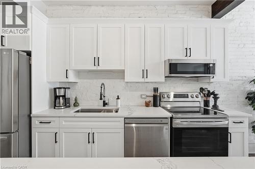 277 Main Street W, Hamilton, ON - Indoor Photo Showing Kitchen With Double Sink With Upgraded Kitchen