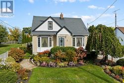 8 LORRAINE STREET Niagara-On-The-Lake (Virgil), ON L0S 1J0