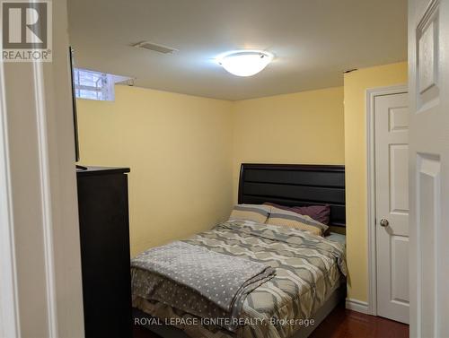 98 Chloe Crescent, Markham, ON - Indoor Photo Showing Bedroom
