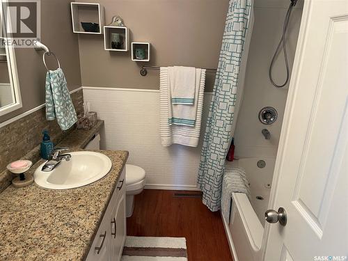 42 7Th Street Ne, Wadena, SK - Indoor Photo Showing Bathroom