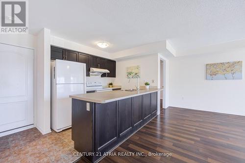 5 - 129 Isaac Devins Boulevard, Toronto, ON - Indoor Photo Showing Kitchen