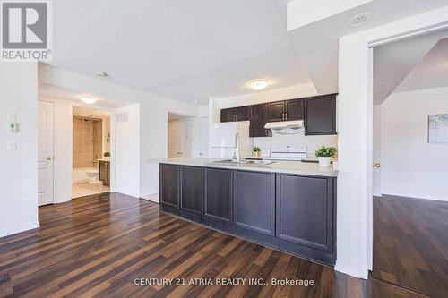 5 - 129 Isaac Devins Boulevard, Toronto, ON - Indoor Photo Showing Kitchen