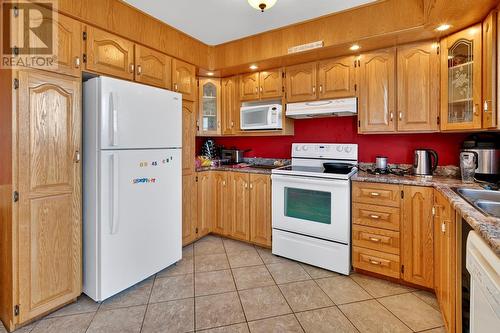 20 Kingwell Crescent, Arnold'S Cove, NL - Indoor Photo Showing Kitchen With Double Sink