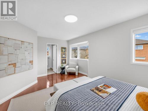 5697 Condor Place, Mississauga, ON - Indoor Photo Showing Bedroom