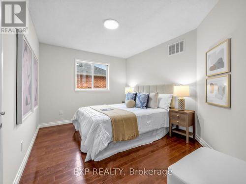 5697 Condor Place, Mississauga, ON - Indoor Photo Showing Bedroom