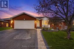 18 WINTERGREEN COURT Peterborough (Monaghan Ward 2), ON K9K 2J8