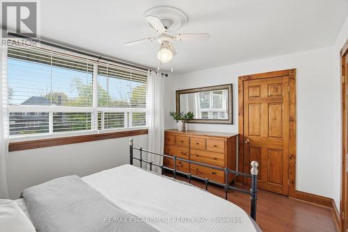 230 Beach Boulevard, Hamilton, ON - Indoor Photo Showing Bedroom