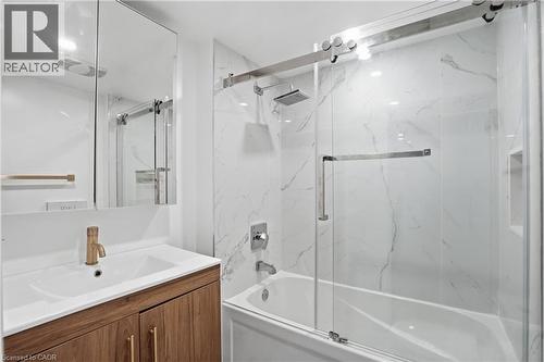 69 Highway 8, Dundas, ON - Indoor Photo Showing Bathroom