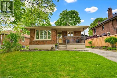 28 RIDGEWOOD Drive  Brantford, ON N3R 1A3