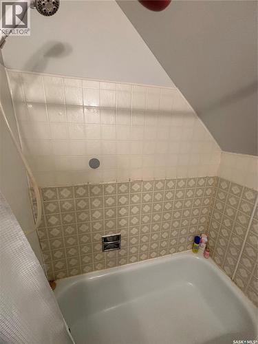 112 Stovel Avenue E, Melfort, SK - Indoor Photo Showing Bathroom
