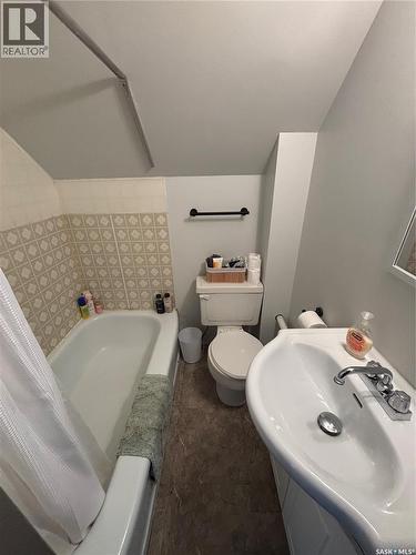 112 Stovel Avenue E, Melfort, SK - Indoor Photo Showing Bathroom