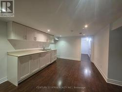 LOWER - 18 GRANDVIEW AVENUE Markham, ON L3T 1G8