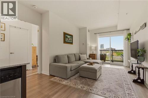 550 North Service Road Unit# 311, Grimsby, ON - Indoor Photo Showing Living Room