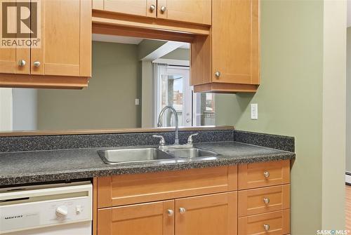 304 431 4Th Avenue N, Saskatoon, SK - Indoor Photo Showing Kitchen With Double Sink