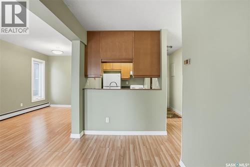 304 431 4Th Avenue N, Saskatoon, SK - Indoor Photo Showing Kitchen