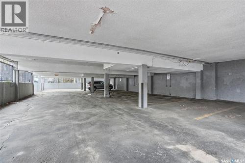 304 431 4Th Avenue N, Saskatoon, SK -  Photo Showing Garage