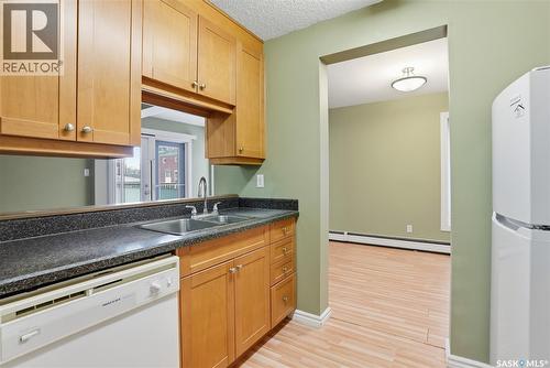 304 431 4Th Avenue N, Saskatoon, SK - Indoor Photo Showing Kitchen With Double Sink