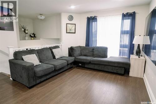 205 Reddekopp Lane, Warman, SK - Indoor Photo Showing Living Room