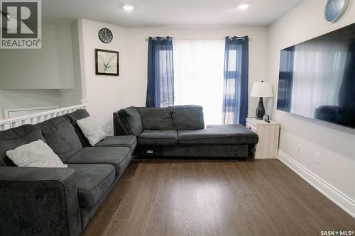 205 Reddekopp Lane, Warman, SK - Indoor Photo Showing Living Room