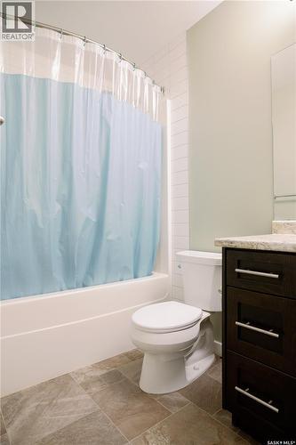 205 Reddekopp Lane, Warman, SK - Indoor Photo Showing Bathroom