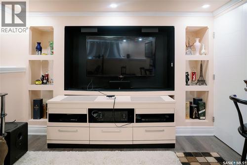 205 Reddekopp Lane, Warman, SK - Indoor Photo Showing Kitchen