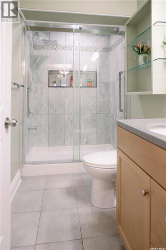205 Reddekopp Lane, Warman, SK - Indoor Photo Showing Bathroom