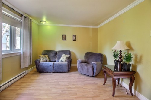 Salon - 762 5E Avenue O., Amos, QC - Indoor